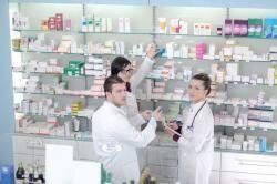 лекарства в аптеке